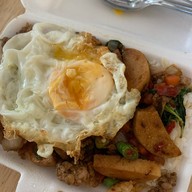 เมนูของร้าน แม่มณีรัตน์ อาหารตามสั่ง