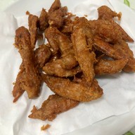 ปีกไก่เขย่าข้าวหมูทอด