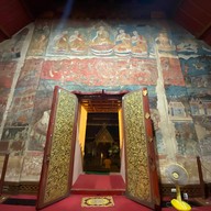 ถนนคนเดินหน้าวัดภูมินทร์