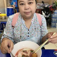 บรรยากาศ เจียงลูกชิ้นปลา เพชรเกษม