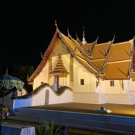 ถนนคนเดินหน้าวัดภูมินทร์