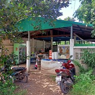 หน้าร้าน เตี๋ยวต้มตุ๋น (เป็ดตุ๋น หมูตุ๋น ข้าวขาหมู)