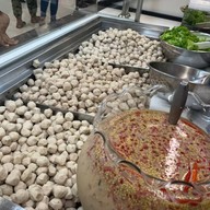 เมนูของร้าน ยำลูกชิ้น ก.แสนไทย บิ๊กซี ลพบุรี ชั้น1