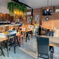 บรรยากาศ E.A.T. @ Khaoyai Bar & Bistro