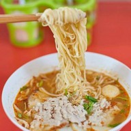 ก๋วยเตี๋ยวหมูเจ้เป้า