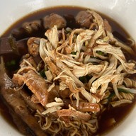 เมนูของร้าน ก๋วยเตี๋ยวไก่มะระบุฟเฟ่ต์