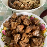 เมนูของร้าน ก๋วยเตี๋ยวไก่มะระบุฟเฟ่ต์