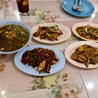 เมนูของร้าน ลาบยโสธร สนามกอล์ฟวินเซอร์