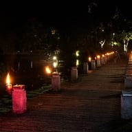 Sea.Fire.Salt ไม้ขาว