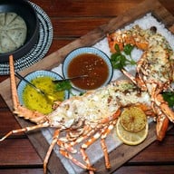 Sea.Fire.Salt ไม้ขาว