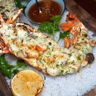 Sea.Fire.Salt ไม้ขาว