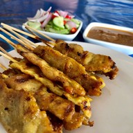 คุณจี๊ด ก๋วยเตี๋ยวหมูต้มยำโบราณ หมูสะเต๊ะ สนามม้าเจ้าเก่า