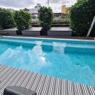 บลูมังกี้ฮับแอนด์โฮเทล