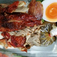 เมนูของร้าน หมูแดงแสงทอง (สุทธิสาร) สนามบินน้ำ
