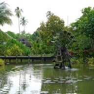 Sea.Fire.Salt ไม้ขาว