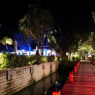 Sea.Fire.Salt ไม้ขาว