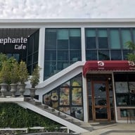 Elephante' Cafe บ้านเพ