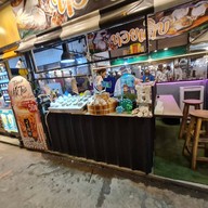 บรรยากาศ ตลาดนัดเลียบด่วนรามอินทรา