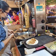 บรรยากาศ ตลาดนัดเลียบด่วนรามอินทรา