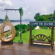 Cafe De’ River
