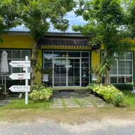 T AONLY KA ANTIQUE & Tearoom