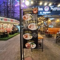 บรรยากาศ ตลาดนัดเลียบด่วนรามอินทรา