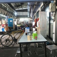 บรรยากาศ ต๊ะ บะหมี่เกี๊ยว  สำโรงใต้