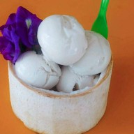 ไอติมกะทิสดเจ๊เปิ้ล