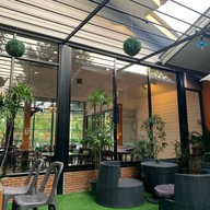 ร้านอาหารบ้านต้นไม้ เสนา เสนา