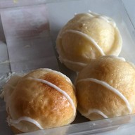 โบว์เบเกอรี่เฮ้าส์ ประชาอุทิศ 76