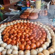 ร้านไส้กรอกนัทวัดจุฬา