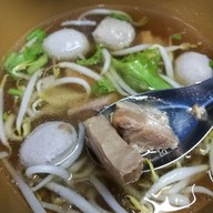 เมนูของร้าน ก๋วยเตี๋ยวเนื้อน้ำใส เจ๊มล