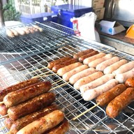 ร้านไส้กรอกนัทวัดจุฬา