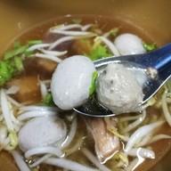เมนูของร้าน ก๋วยเตี๋ยวเนื้อน้ำใส เจ๊มล