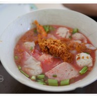 เมนูของร้าน นายเคี้ยมเกี๊ยวปลา หนองกะพ้อ