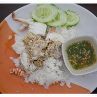 เมนูของร้าน นายเคี้ยมเกี๊ยวปลา หนองกะพ้อ