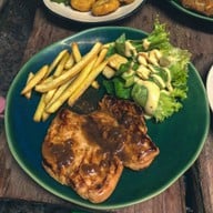 เมนูของร้าน ทิชา สเต็ก แม่สาย