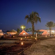 Seafood Club Glamping
