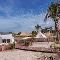 Seafood Club Glamping