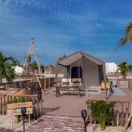Seafood Club Glamping
