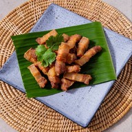 ครัวริมน้ำ Eatery and coffee