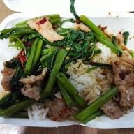 เมนูของร้าน ร้านใบกะเพรา by เจ๊ติ๊ก มีสาขาเดียวจ้า (ตลาดโชคพิชัย)