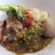 เมนูของร้าน ก๋วยเตี๋ยวลิ้นวัว กม.2