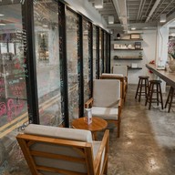 บรรยากาศ Yaks Coffee สี่แยกอรุณอมรินทร์ -
