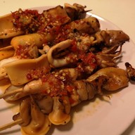 เมนูของร้าน รุ่งเจริญทรัพย์ หมึก สด ย่าง