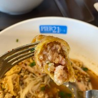 เมนูของร้าน ก๋วยเตี๋ยวตรอกโรงหมู Terminal 21 (Pier 21)