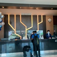 โรงแรมโฟทูซีเดอะชิคโฮเต็ล