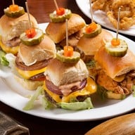 เมนูของร้าน The Duke's ริมน้ำปิง