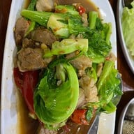 ราดหน้ายอดผักบ้านบดินทร์ ลาดพร้าว 112