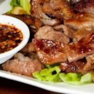 เกตน์สิรี ส้มตำ ของย่าง  แมลงทอด สันทราย